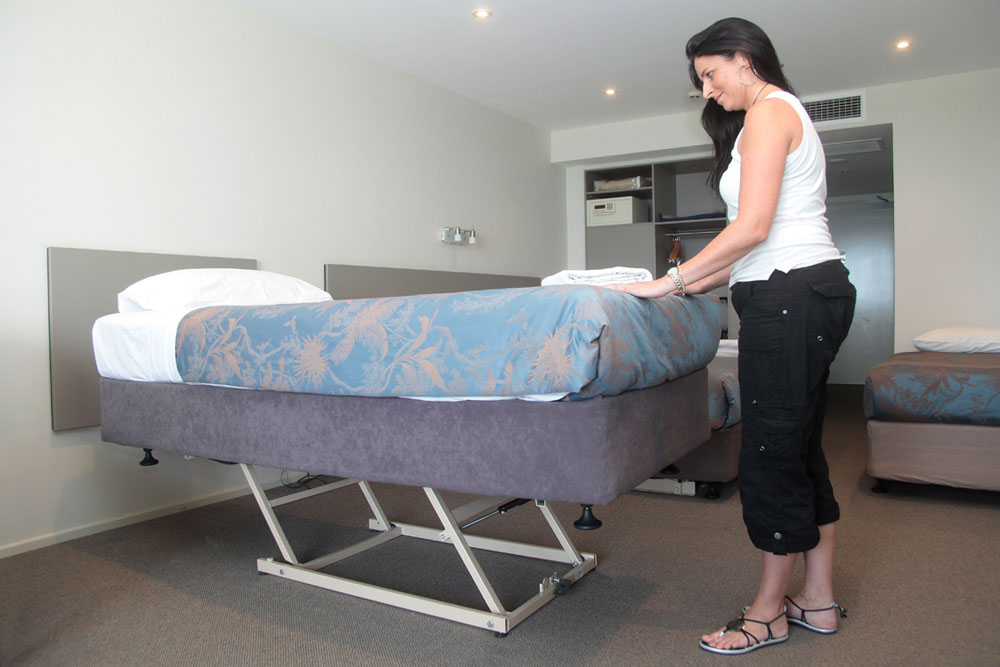 Ezi-Maid Electric Lift - Make beds standing up